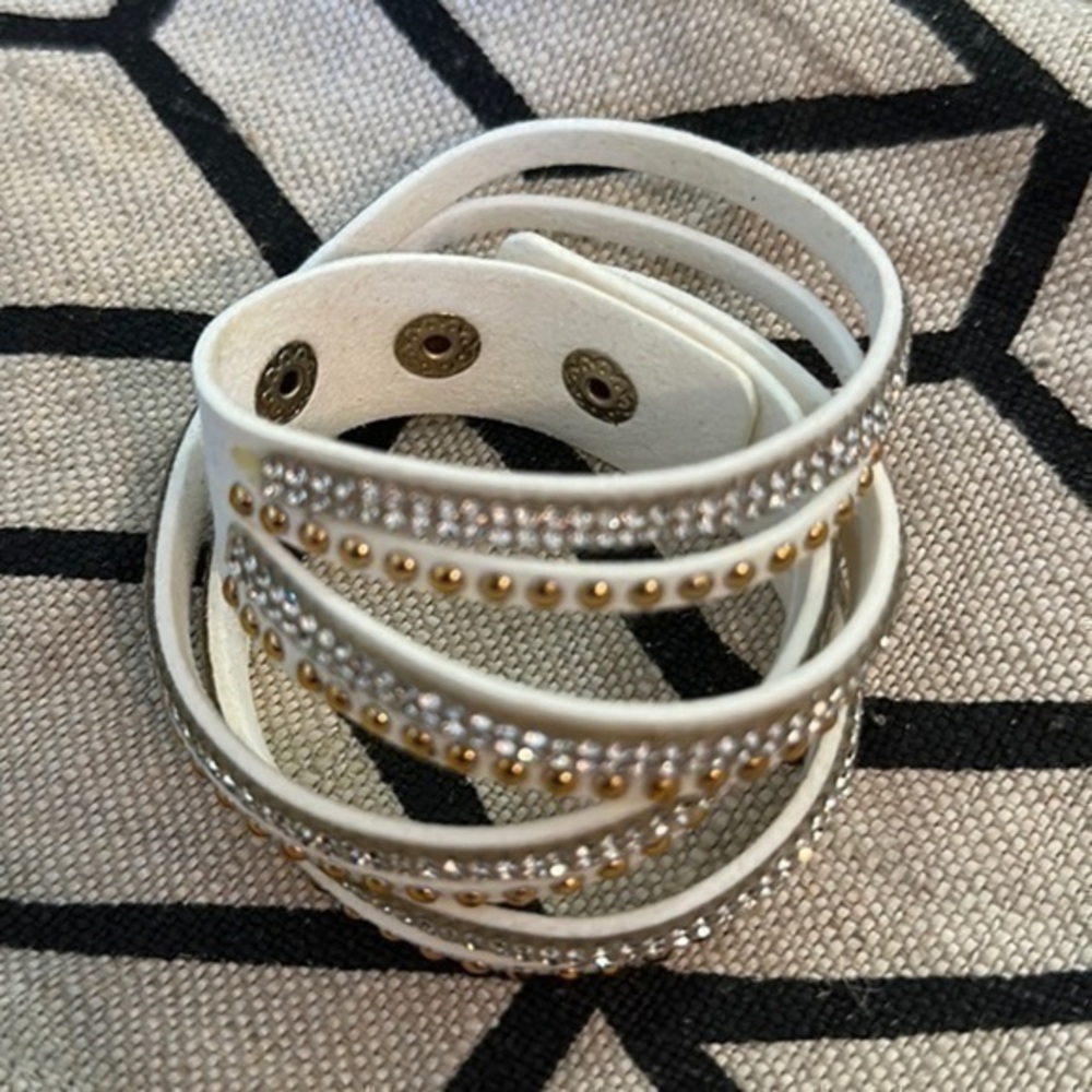 🔵White copper Anna CZ wrap bracelet